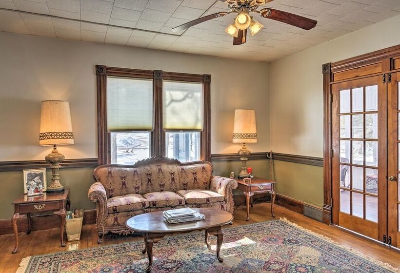 Historic Backus Home, Steps To Pine Mountain Lake!