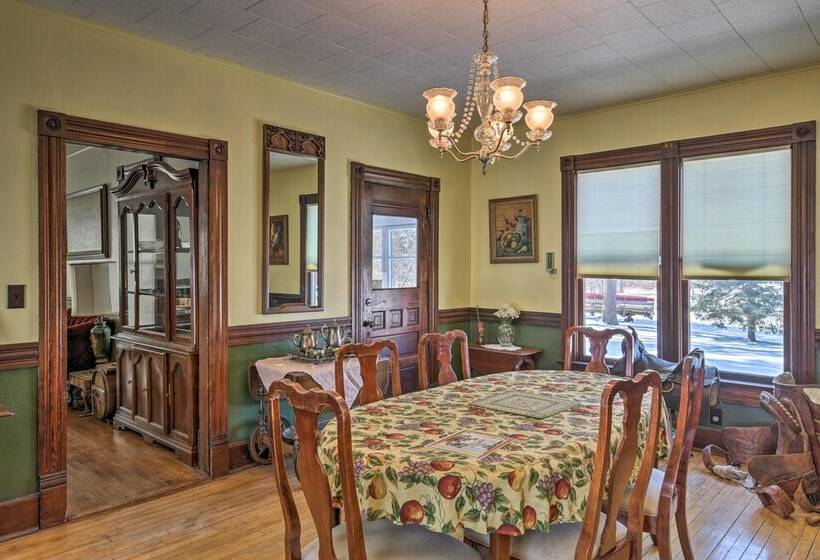 Historic Backus Home, Steps To Pine Mountain Lake!