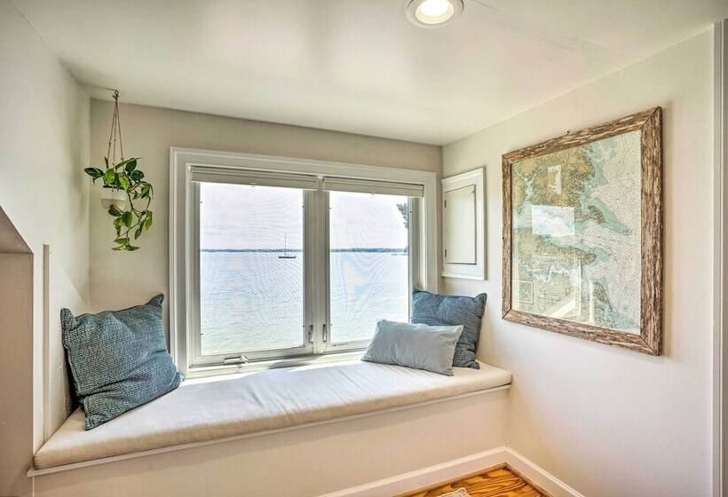 Bayside Deltaville Retreat W/ Beach & Bay Views!