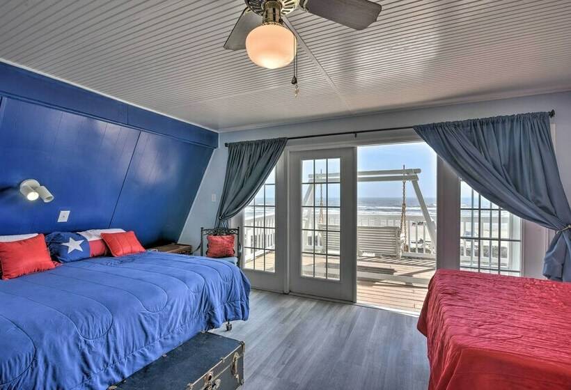 Ocean Access + Bbq Pit: Surfside Beach Family Home