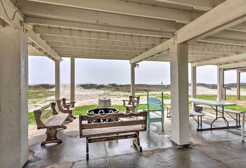 Ocean Access + Bbq Pit: Surfside Beach Family Home