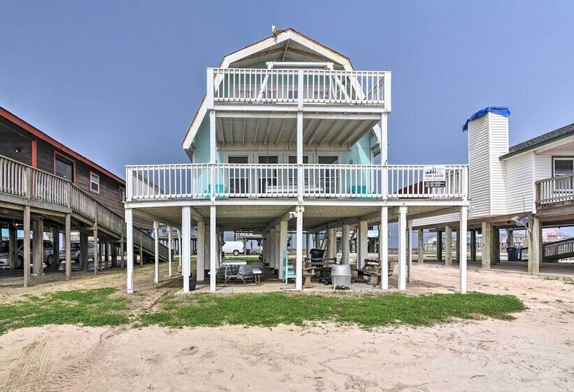 Ocean Access + Bbq Pit: Surfside Beach Family Home