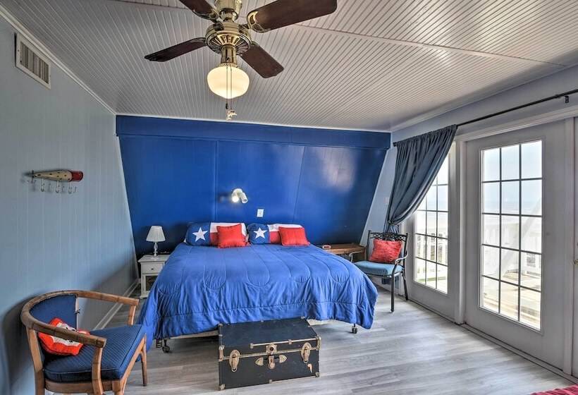 Ocean Access + Bbq Pit: Surfside Beach Family Home