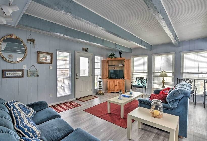 Ocean Access + Bbq Pit: Surfside Beach Family Home