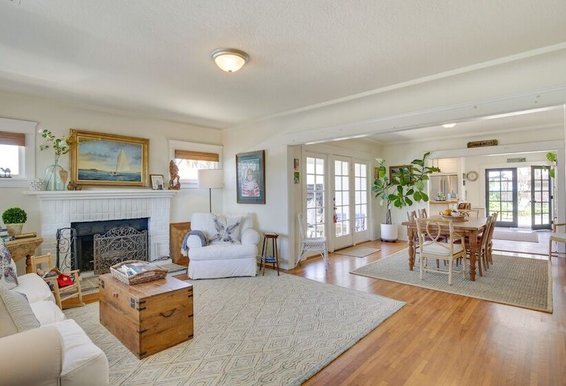 Beautiful South Oceanside Bungalow: 1 Mi To Beach!