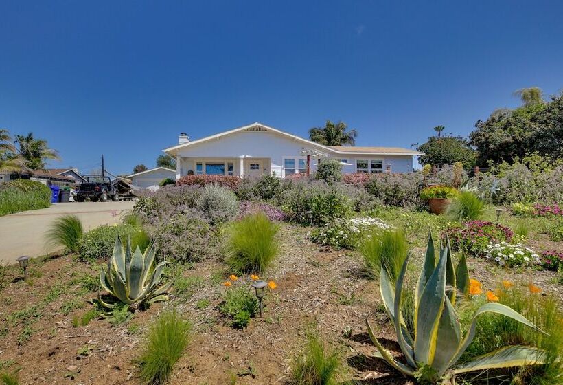 Beautiful South Oceanside Bungalow: 1 Mi To Beach!