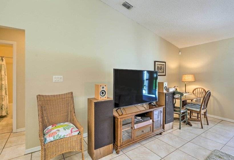 Bright Titusville Retreat W/ Lanai   Wfh Friendly!