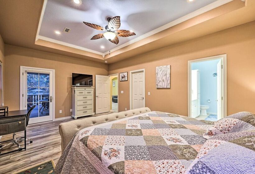 Bella Vista Home   2 Blocks To Bike & Hike!