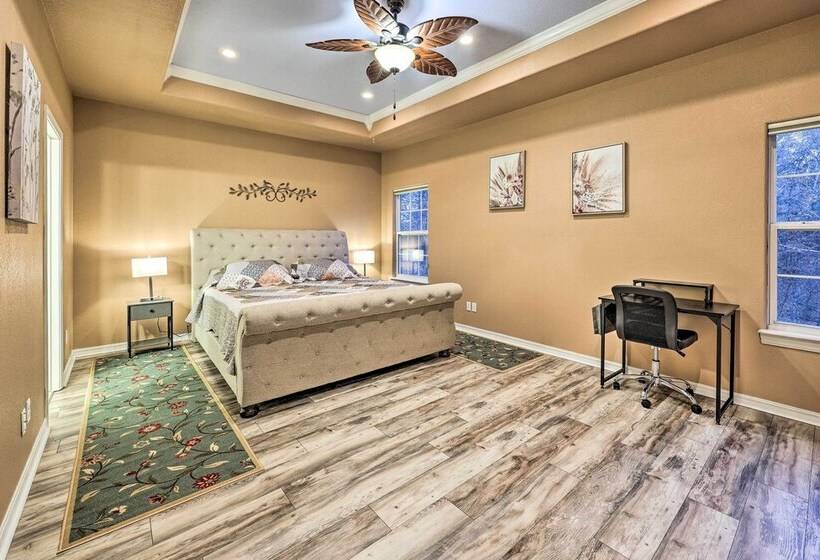 Bella Vista Home   2 Blocks To Bike & Hike!