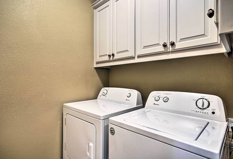 Bella Vista Home   2 Blocks To Bike & Hike!