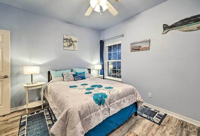 Bella Vista Home   2 Blocks To Bike & Hike!