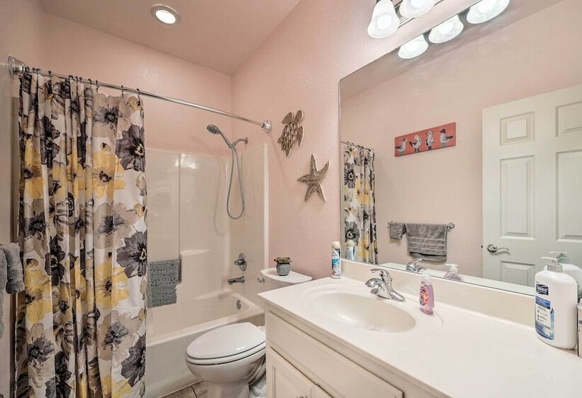 Bella Vista Home   2 Blocks To Bike & Hike!