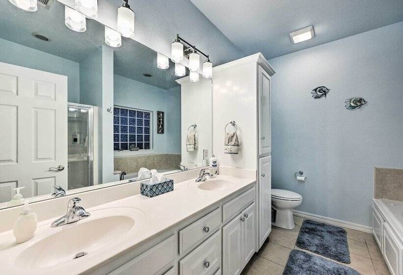 Bella Vista Home   2 Blocks To Bike & Hike!