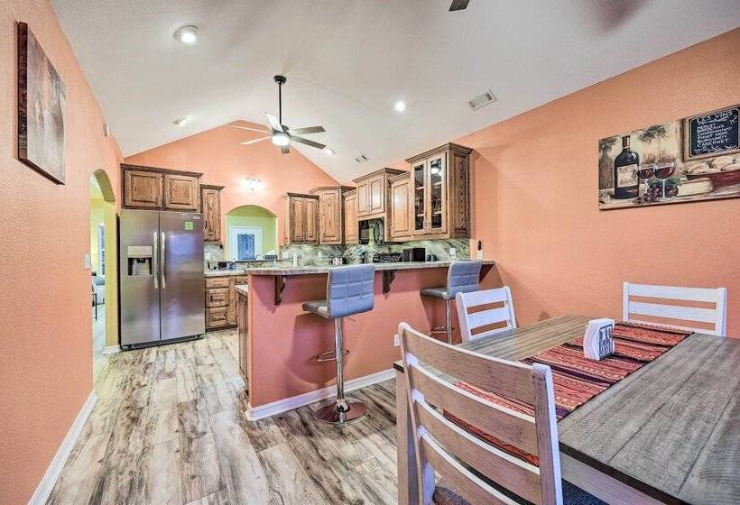 Bella Vista Home   2 Blocks To Bike & Hike!