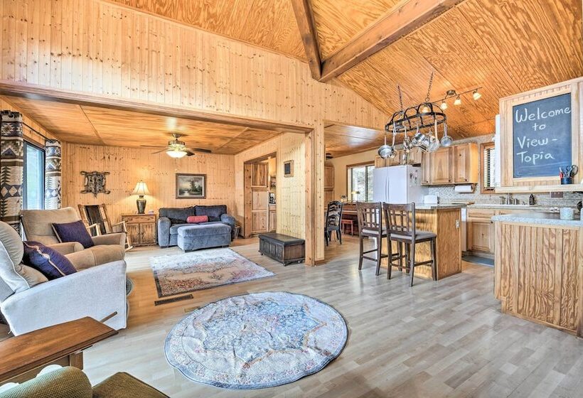 Best Location Maggie Valley Cabin W/ Hot Tub!