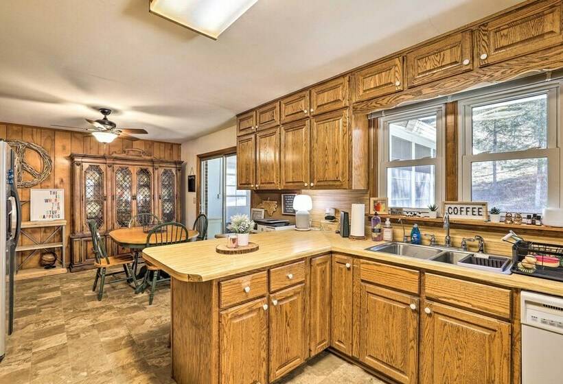 Blue Ridge Mountain Escape W/ Hot Tub, Grill!