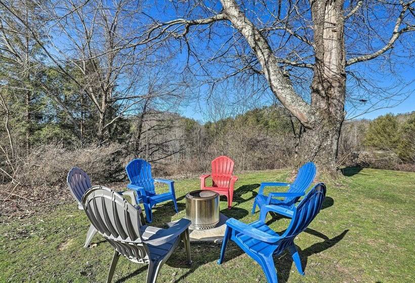 Blue Ridge Mountain Escape W/ Hot Tub, Grill!