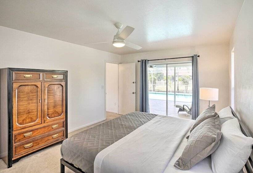 Breezy Cape Coral Oasis, Covered Lanai & Bbq