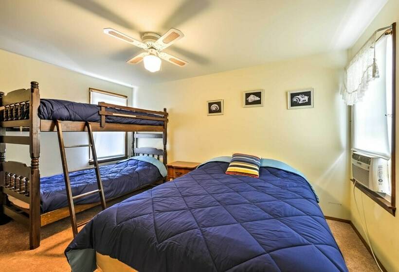 Breezy Ship Bottom House W/ Yard + Beach Access!