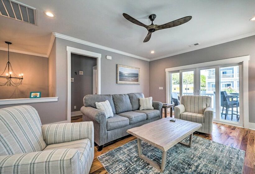 Bright Coastal Abode With Porch & Beach Access!