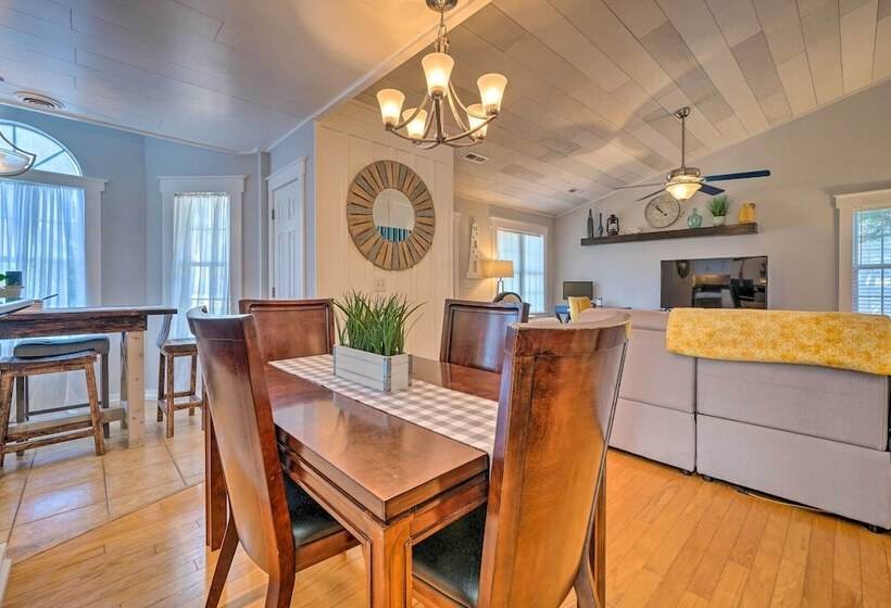 Peaceful Wilmington Home Near Beach & Downtown!