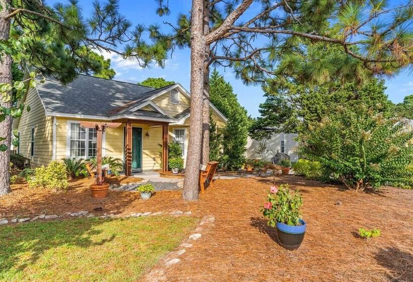 Peaceful Wilmington Home Near Beach & Downtown!