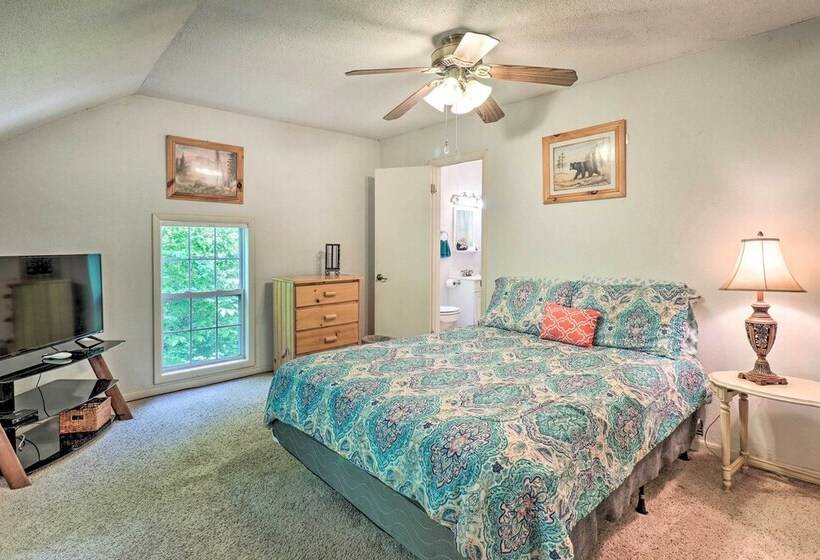 Bryson City Cottage W/ Hot Tub & Waterfall Views!