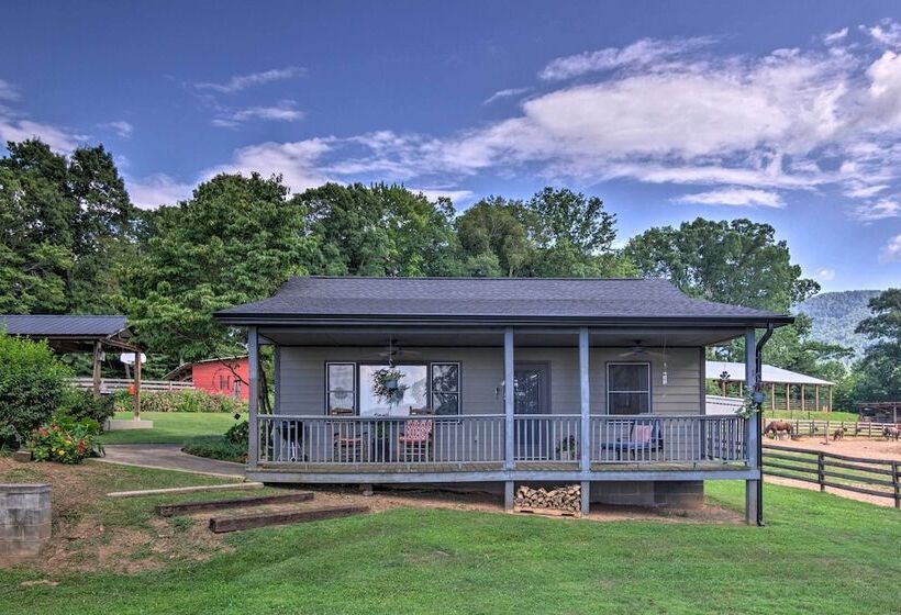 7 Mi To Downtown Morganton: Cabin W/ Fire Pit!