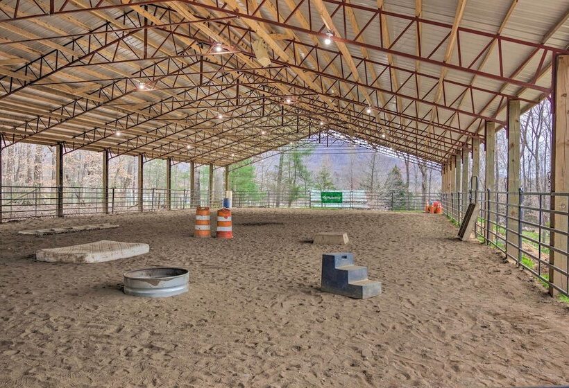 7 Mi To Downtown Morganton: Cabin W/ Fire Pit!