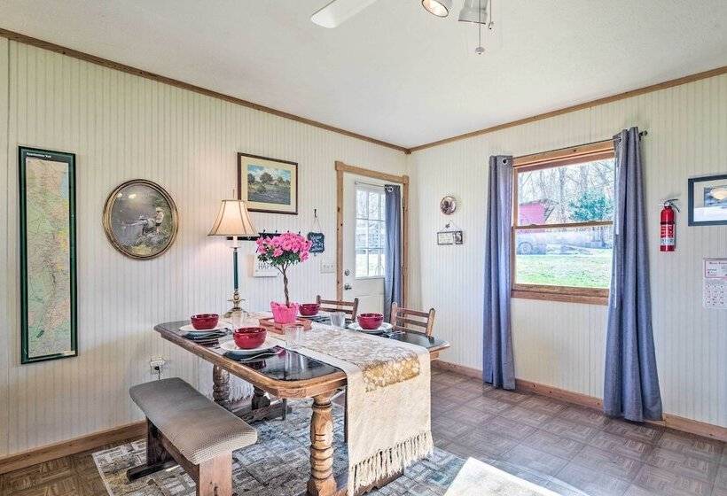 7 Mi To Downtown Morganton: Cabin W/ Fire Pit!