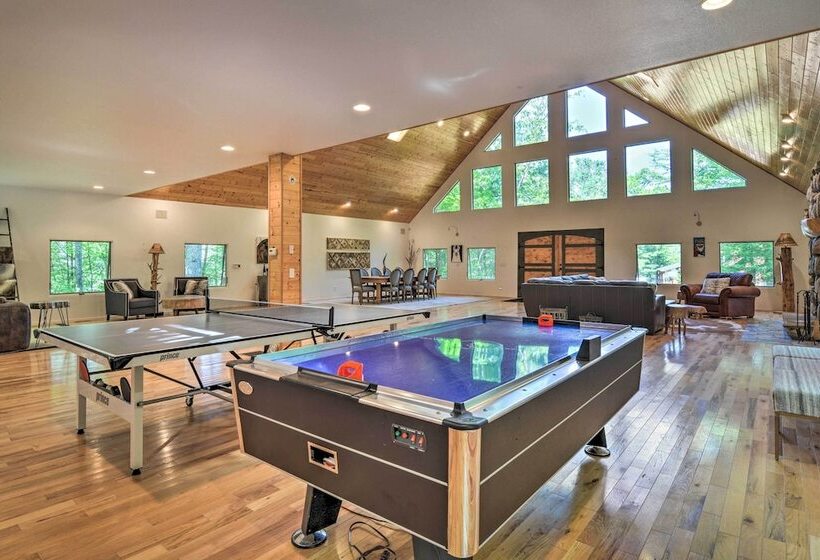 Cabin On Lake W/ 63 Acres & Trails + Guest House!