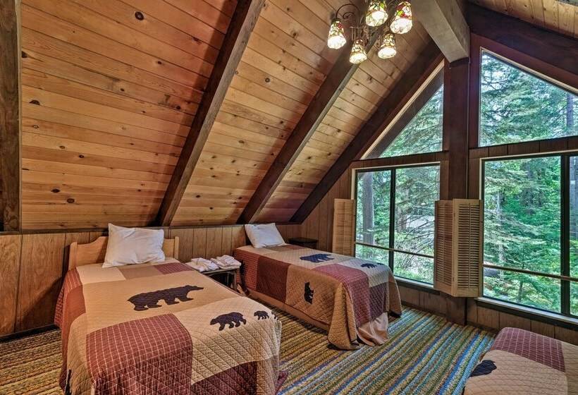 Cabin W/ Bbq Deck, Near Big Trees State Park!