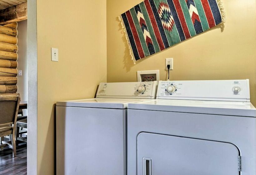 Cabin W/ Fire Pit, Views & Bbq: 18 Mi To Moab!