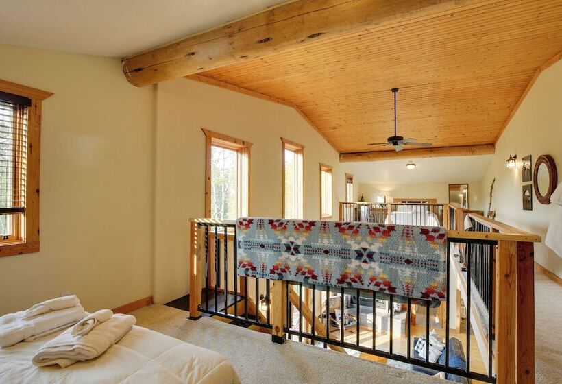 Cabin W/ Hot Tub & Grill < 1 Mi To Skiing!