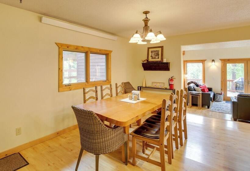 Cabin W/ Hot Tub & Grill < 1 Mi To Skiing!