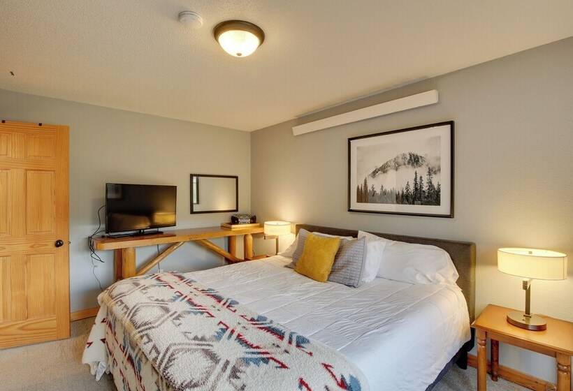 Cabin W/ Hot Tub & Grill < 1 Mi To Skiing!