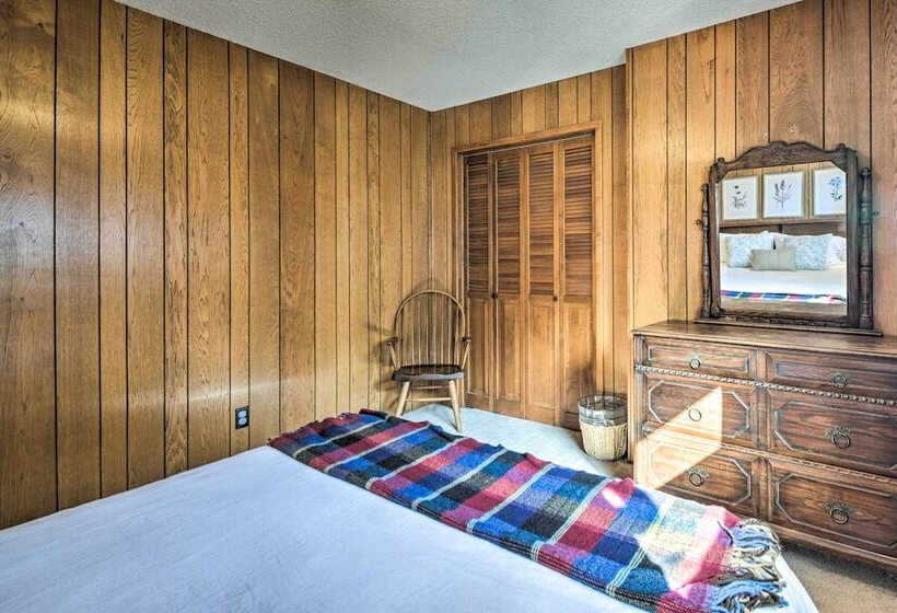 Calm Groveland Cabin   Near Pine Mountain Lake!