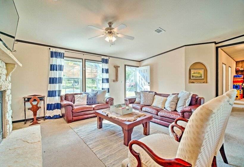 Calm Retreat W/ Ponds ~ 12 Mi To Somerville Lake