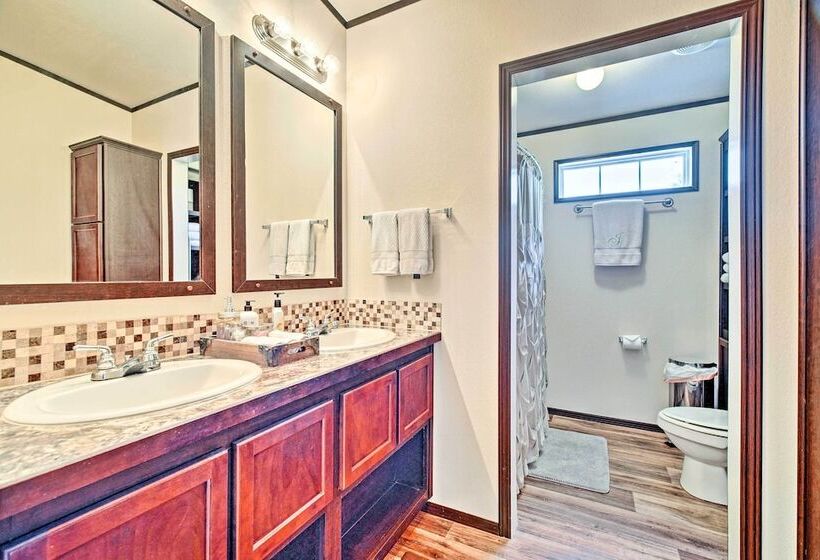 Calm Retreat W/ Ponds ~ 12 Mi To Somerville Lake