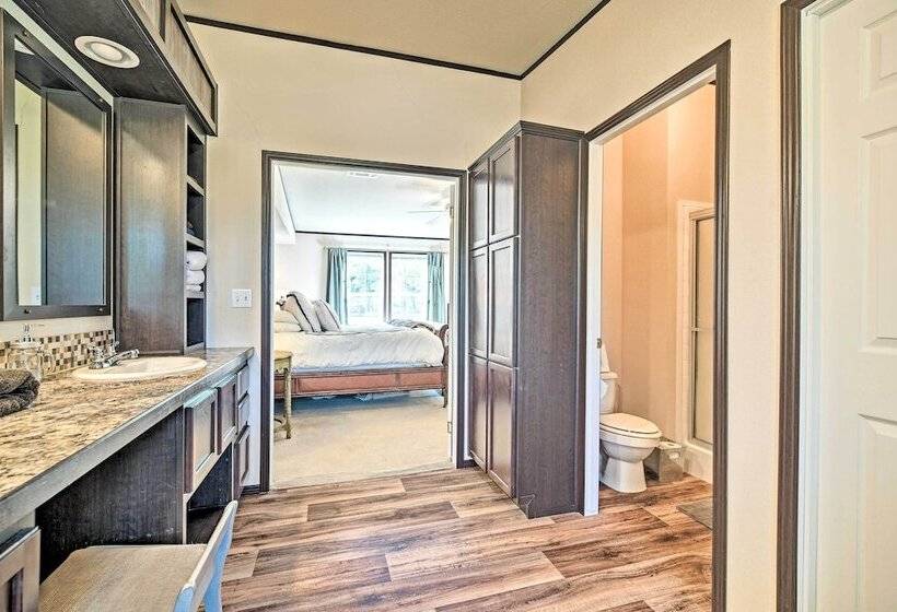 Calm Retreat W/ Ponds ~ 12 Mi To Somerville Lake