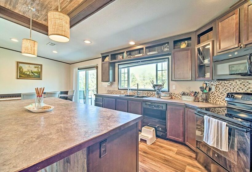 Calm Retreat W/ Ponds ~ 12 Mi To Somerville Lake