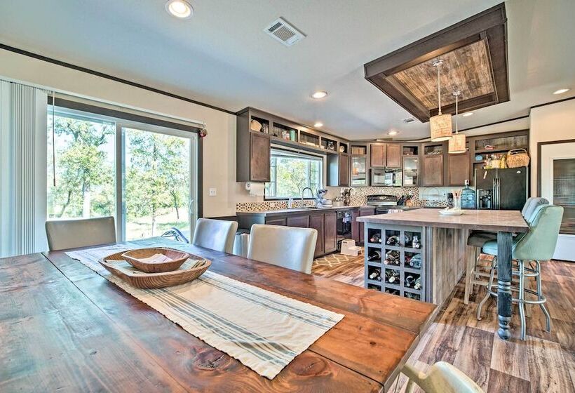 Calm Retreat W/ Ponds ~ 12 Mi To Somerville Lake