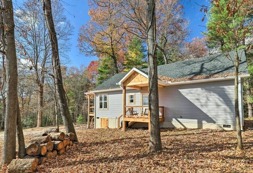 Candler Home W/ Private Hot Tub + Fire Pit!