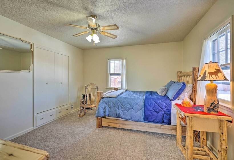 Cañon City Abode, 13 Mi To Royal Gorge Bridge!