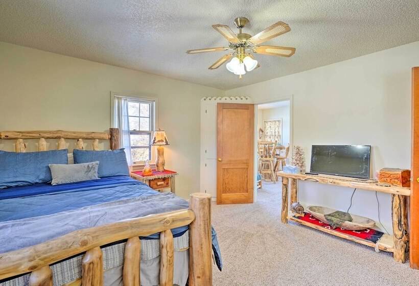 Cañon City Abode, 13 Mi To Royal Gorge Bridge!