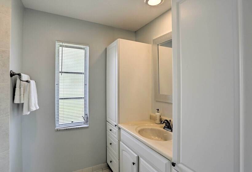 Cape Coral Home W/ Spacious Patio & Private Pool!