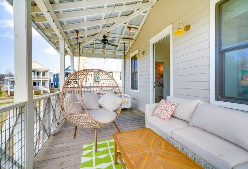 Carlton Landing Home W/ Poolside Lake View!