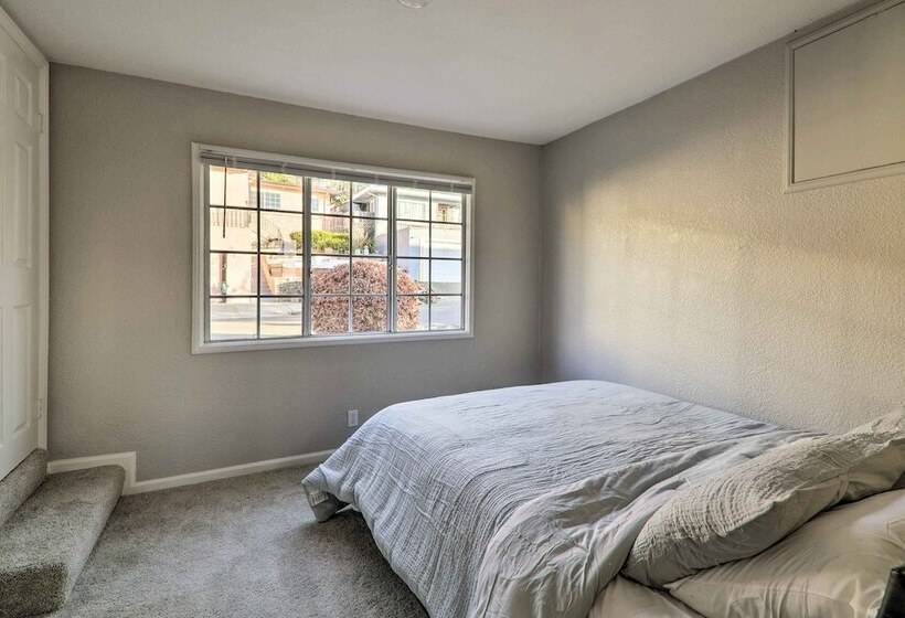 Castro Valley Home W/ Bay Area Views!