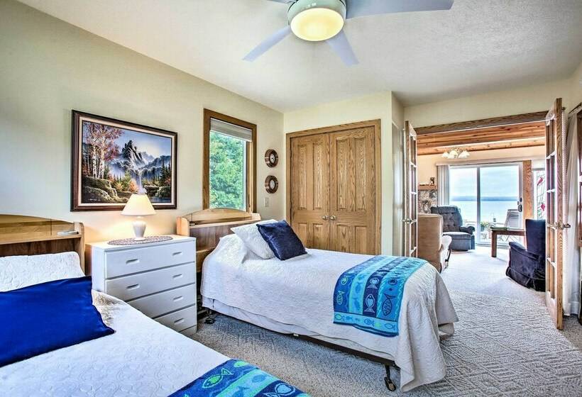 Cedar Cottage, Private Beach On Lake Leelanau