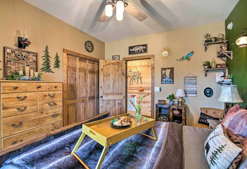 Centerville Cabin Rental: 68 Mi To Nashville!